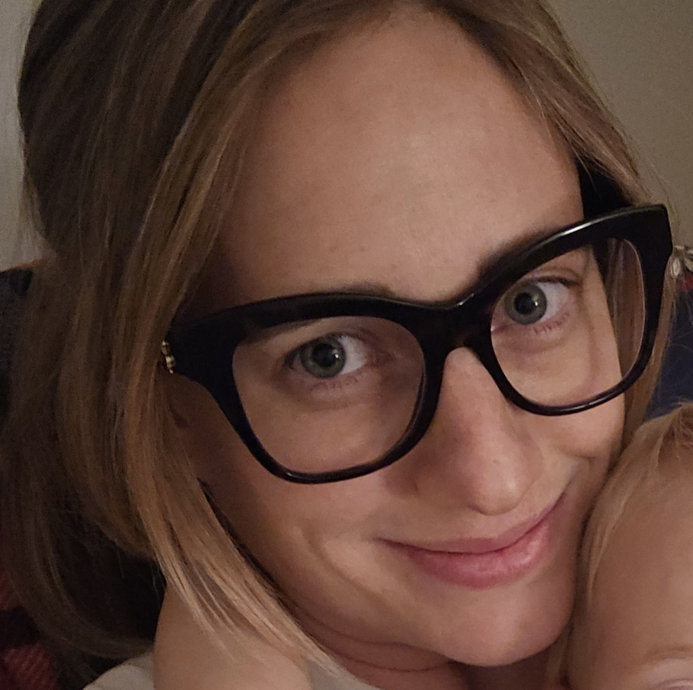 Meet your Posher, Lorena r